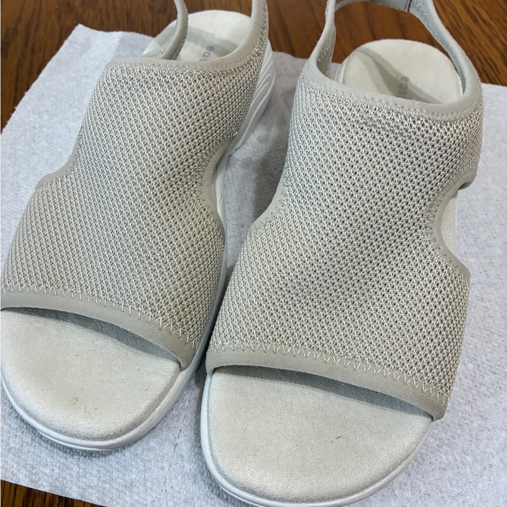 Easy Spirit Beige Mesh Slip-On Sandals - Picture 5 of 9